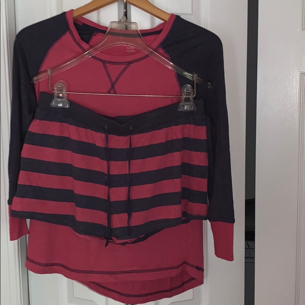 Pajama set size small.